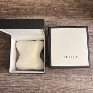 Gucci watch box with pillow and dust bag